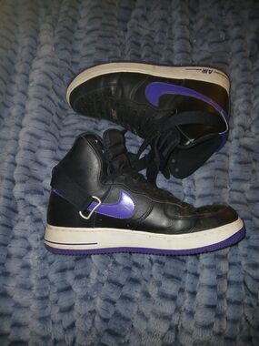 Nike Black and Purple High-Top Athletic Shoes